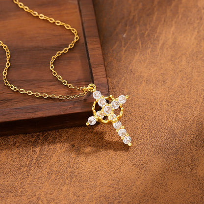 Collier Croix Divine – Une élégance spirituelle qui dure pour toujours